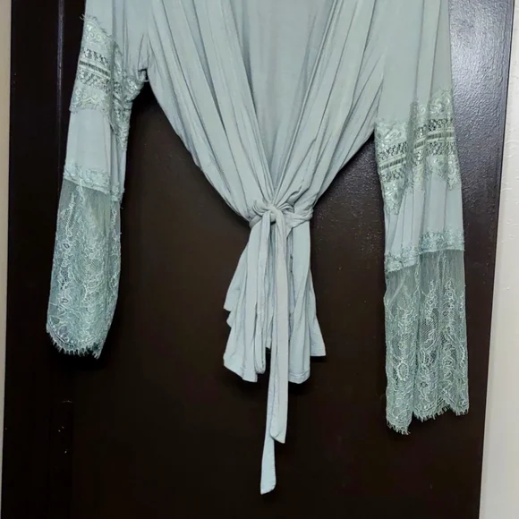 Beautiful Wrap Top - Laced Bell Sleeves - Picture 5 of 8